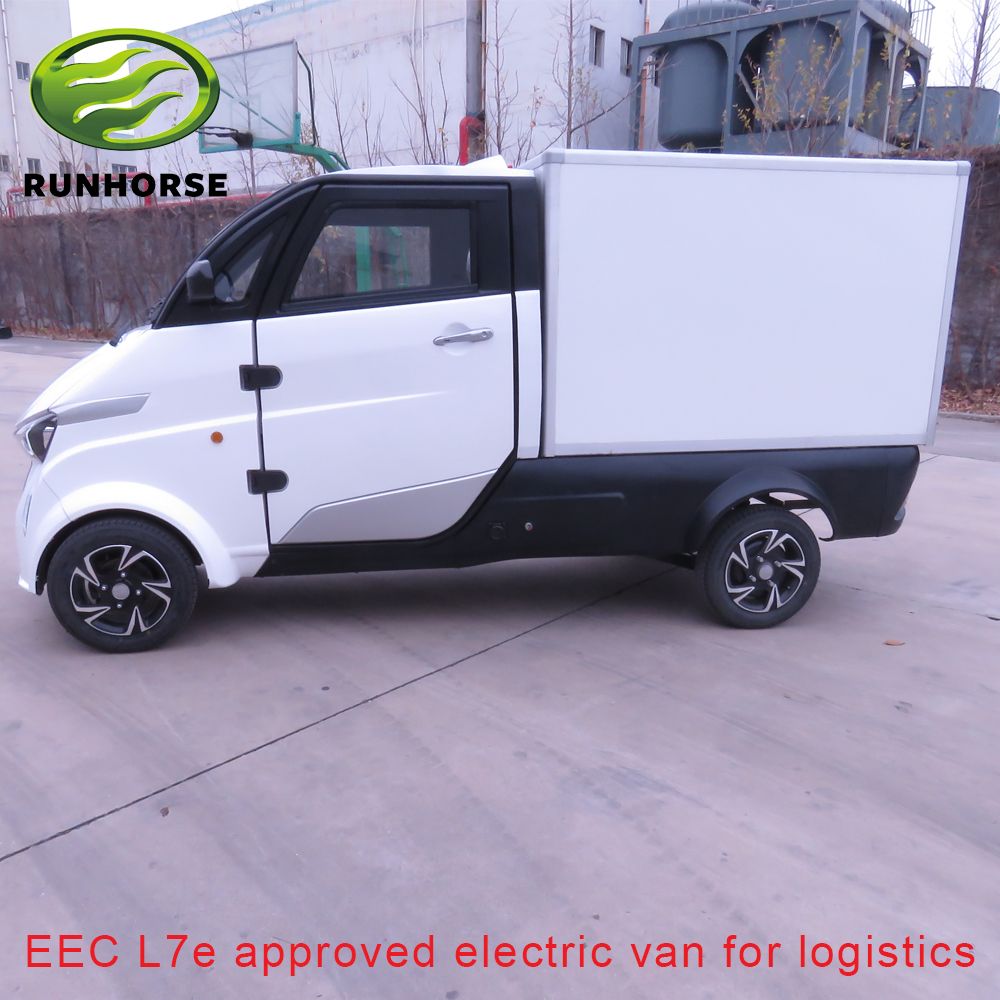 Closed Cabin Four Wheel Electric Utility Vehicle with Lithium Battery