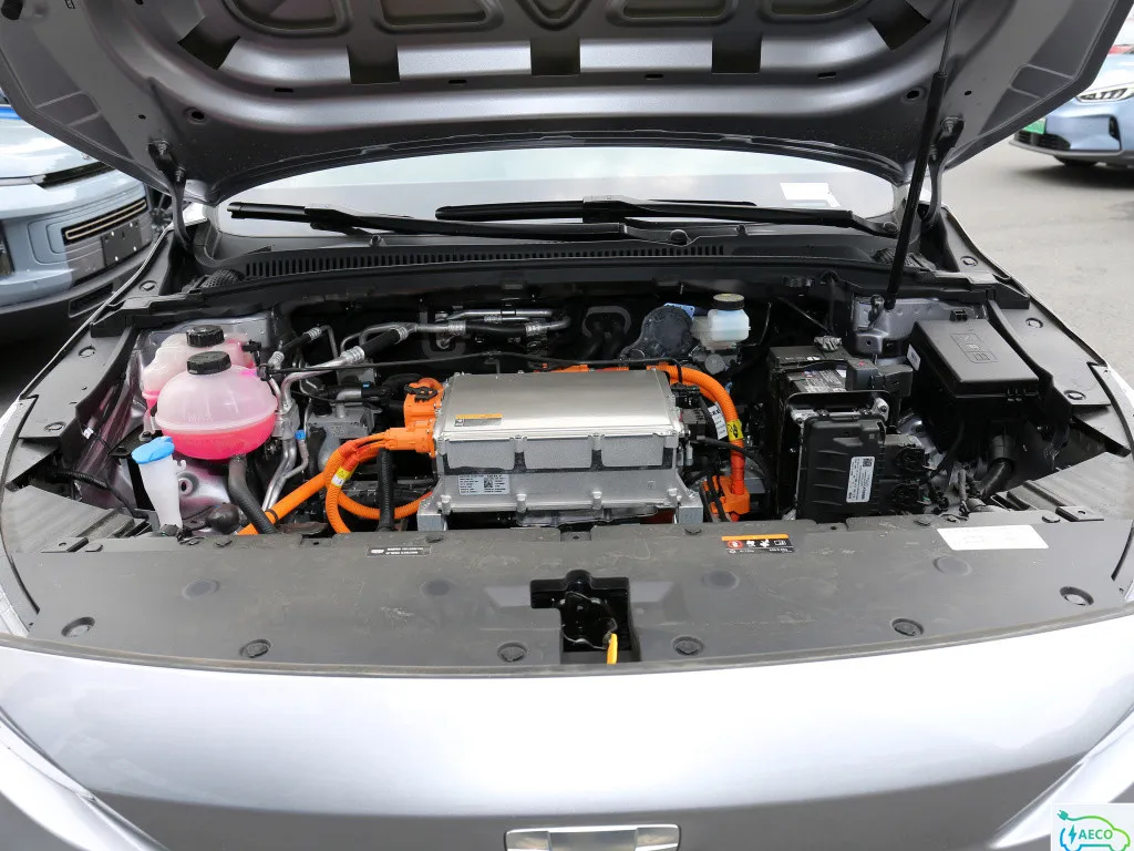 E Sedan EV Electric Car 5 Seats 150km/H Performance E-Drive Autopilot with Supercharger
