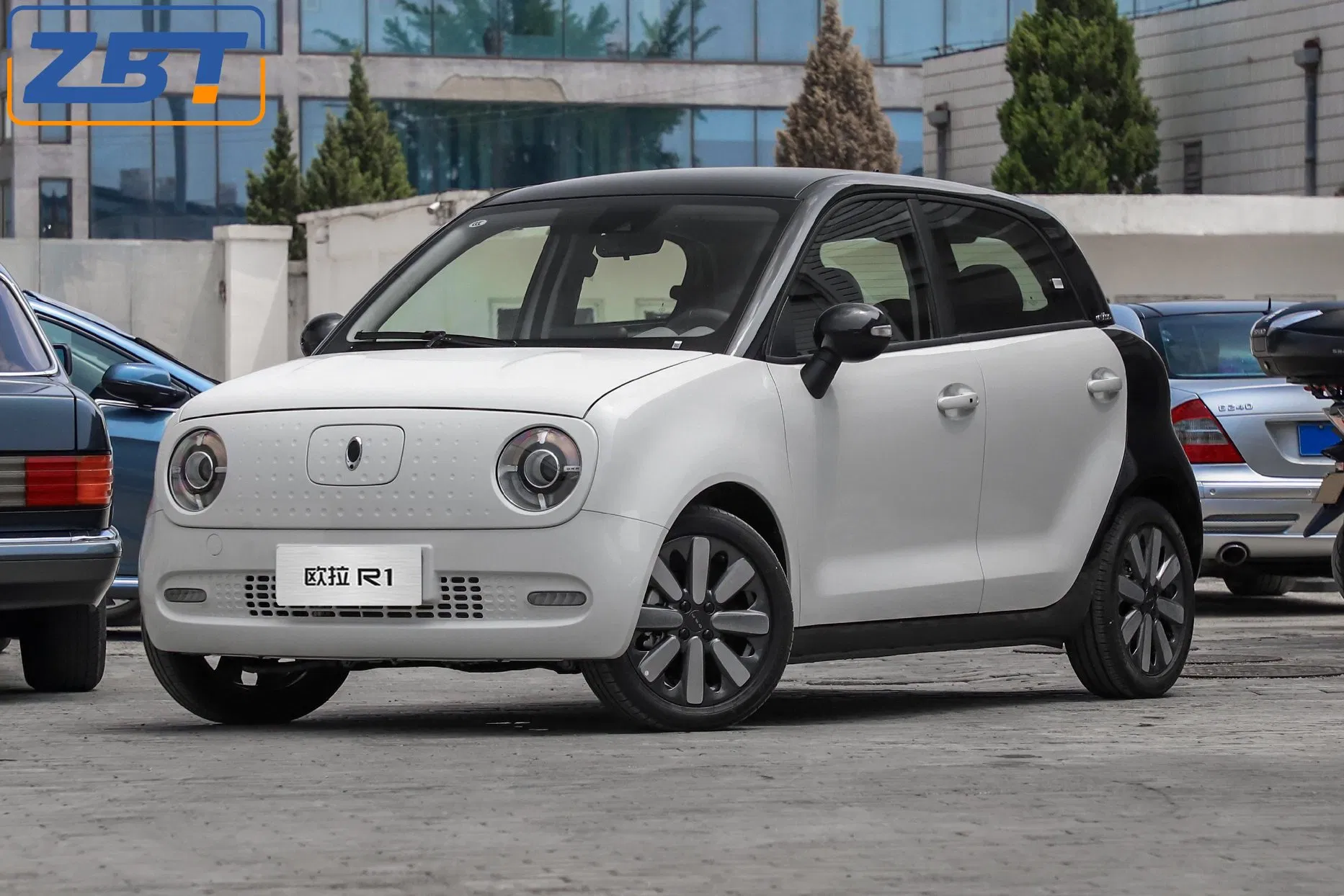 Good Quality Gwm Ora R1 City Use Long Range Electric Car Hatchback Mini SUV with Internet with LED Daytime Running Lights