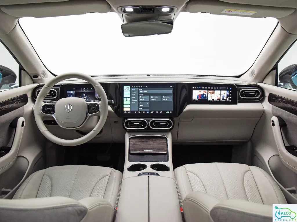 Lingpao EV480 Lingpao EV480 EV Sedan 170km/H 5 Seats 480km High Safety Electric Car