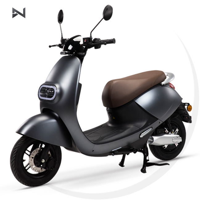 Self Design of 2021 Most Famous 2000W Electric Motorcycle with Disc Brake for European
