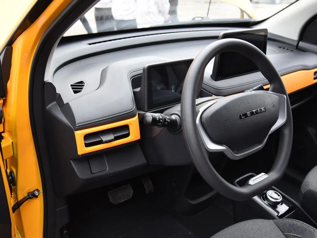 Van Kit Convertion Tricycle G63 Low Battery Lvtong 500km Range Qiantu K50 Electric Car