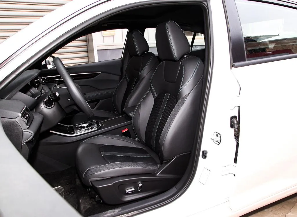 Yihuan EV Sedan Electric Car Gl 2021 New Electric EV 5 Seats Autopilot Performance